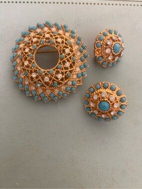 Sarah Coventry Gold-Tone Brooch and Earring Set with Turquoise Accents